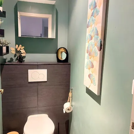 1 Bedroom In Cosy And Bright *